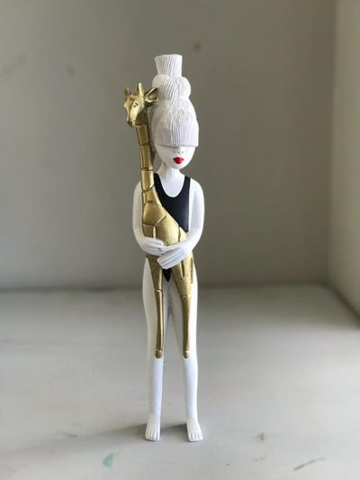 Noxi, Top Knot Girl with Giraffe front view