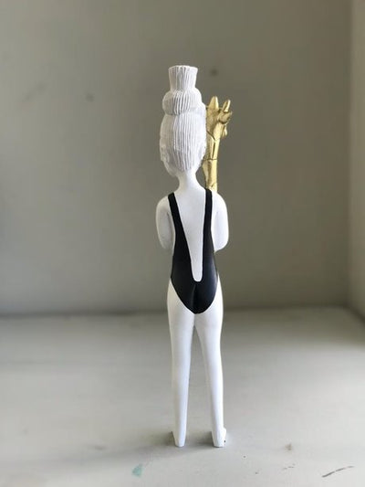Noxi, Top Knot Girl with Giraffe back view