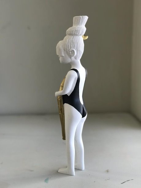 Noxi, Top Knot Girl with Giraffe Side View